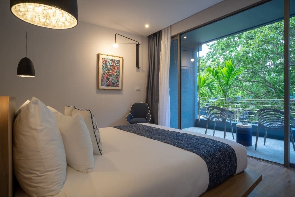 rooms-deluxe-room