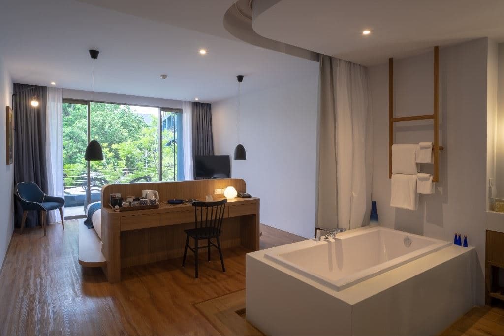 rooms-deluxe-room