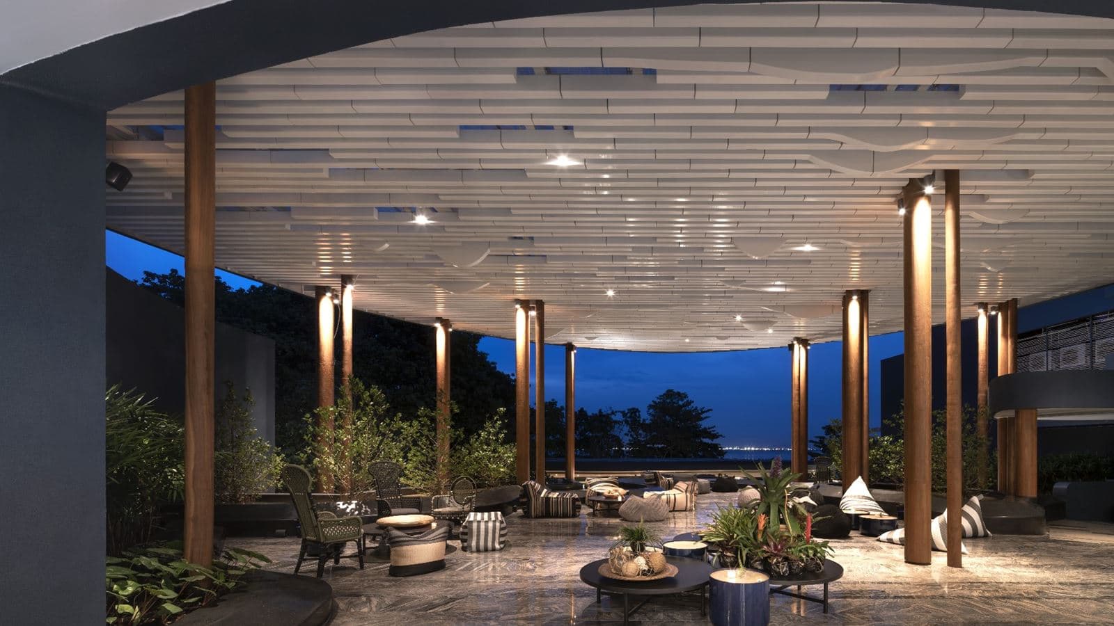 restaurants-sky-lobby-bar