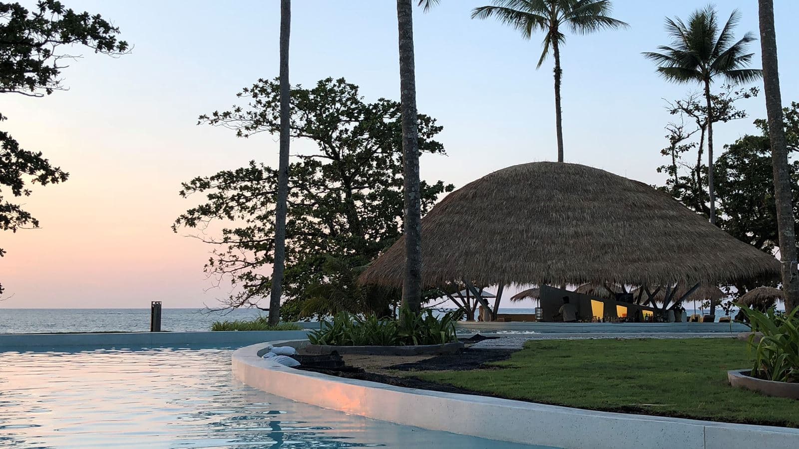 bars-the-senses-pool-bar