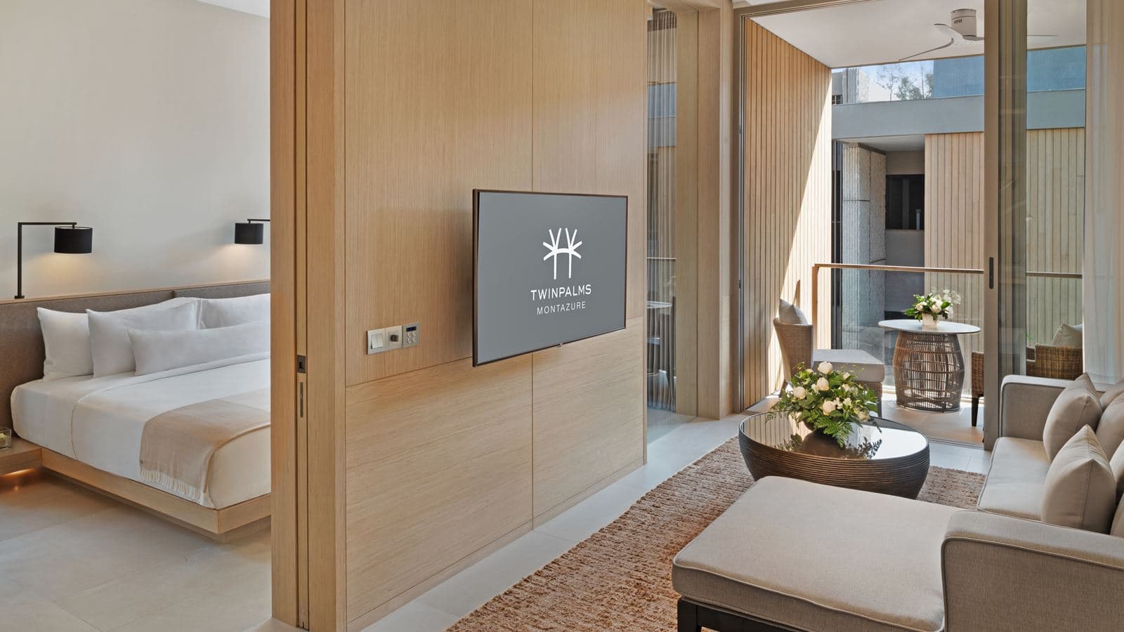 rooms-azure-suite