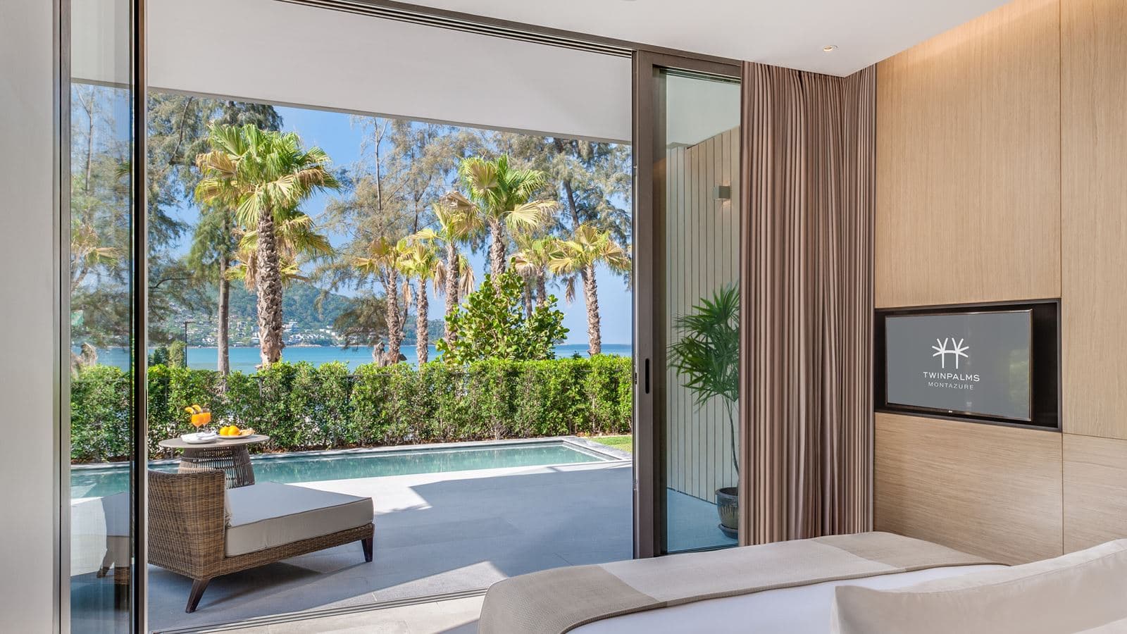 rooms-grand-azure-sea-view-suite--private-pool