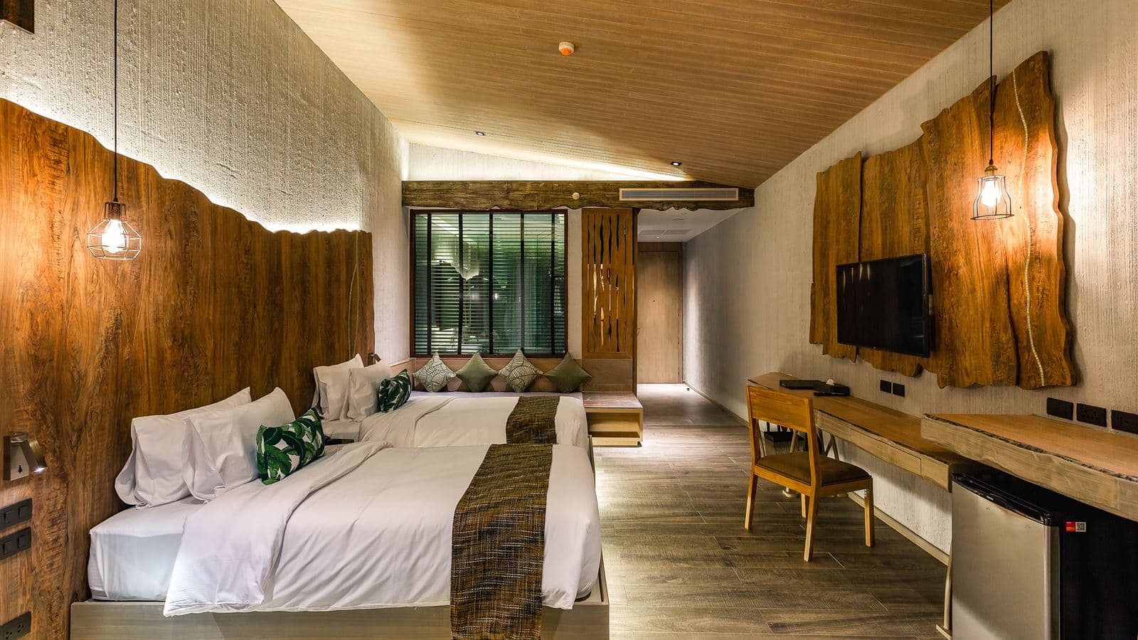 rooms-deluxe-room
