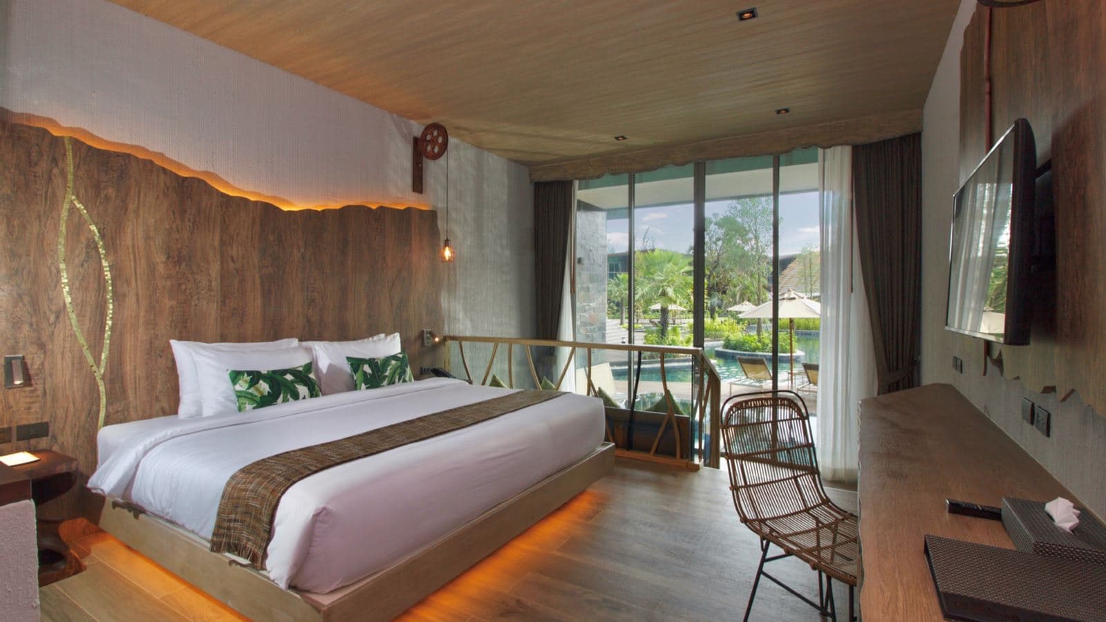 rooms-deluxe-pool-access