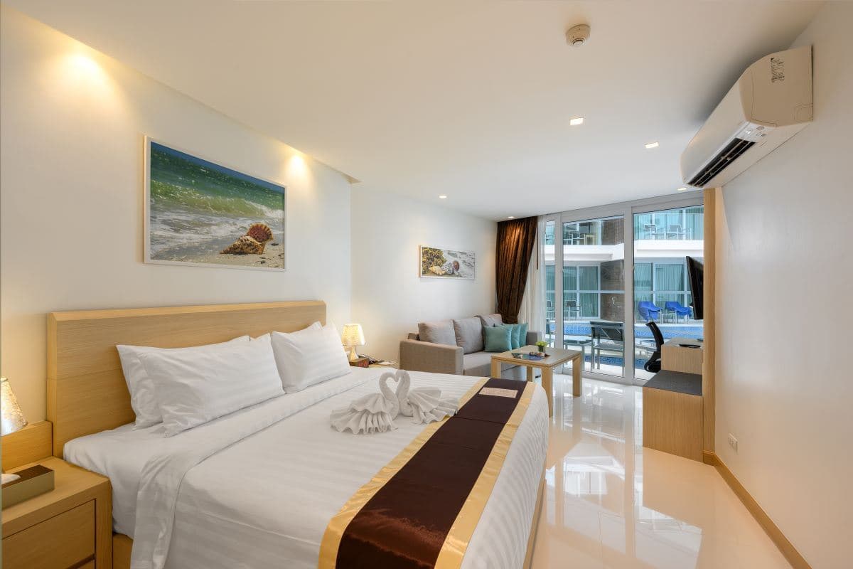 rooms-deluxe-room