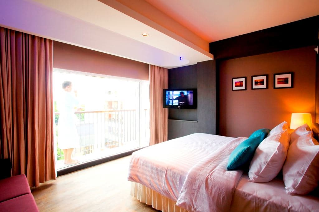 rooms-deluxe-courtyard-room