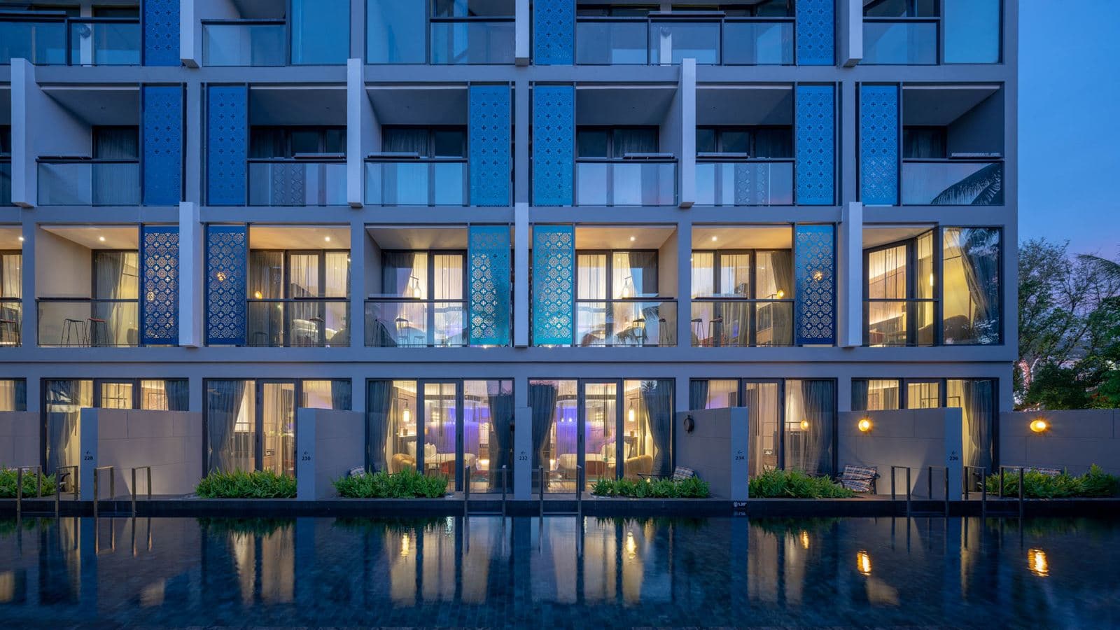 rooms-oasis-pool-access