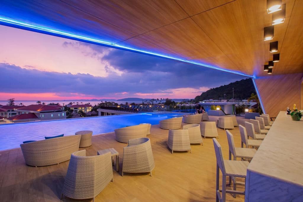 bars-bluewave-pool-bar