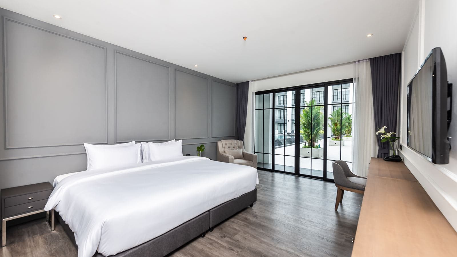rooms-deluxe-room