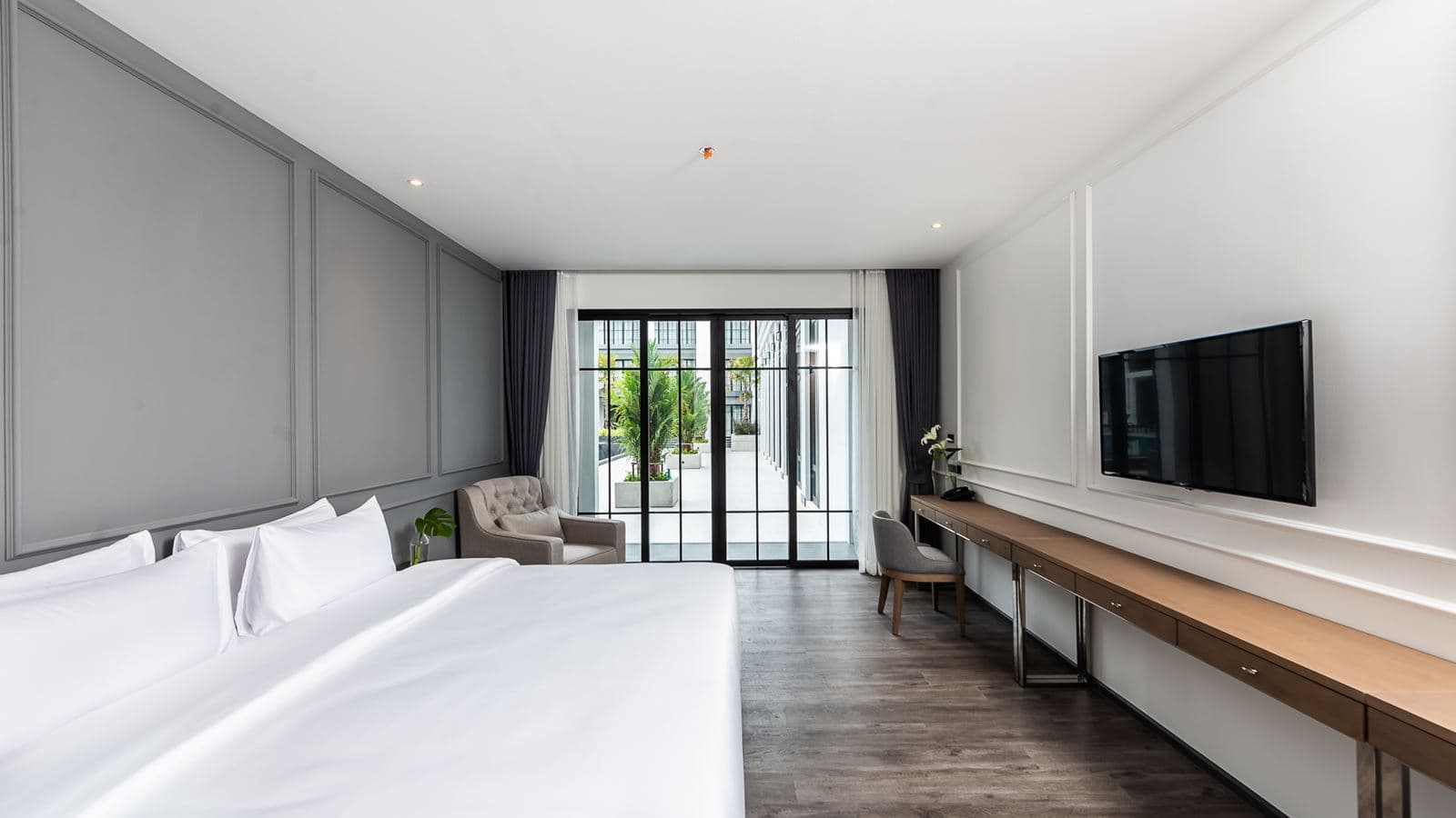 rooms-deluxe-room