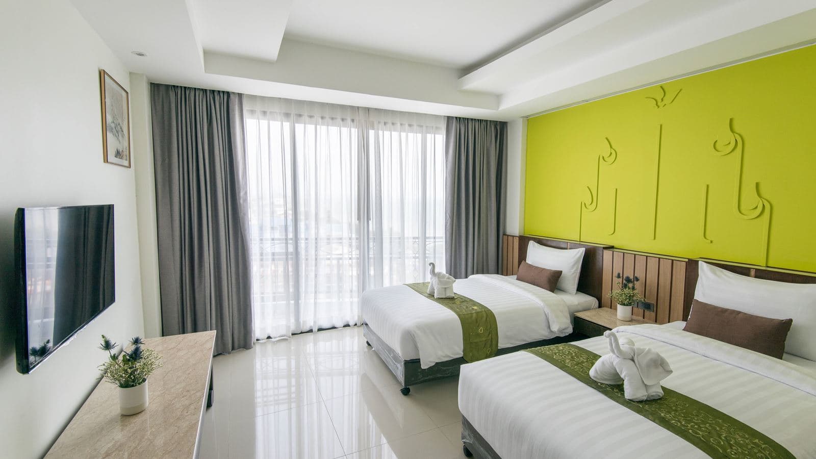 rooms-superior-room