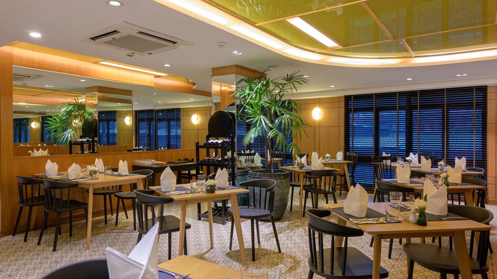 restaurants-dolphin