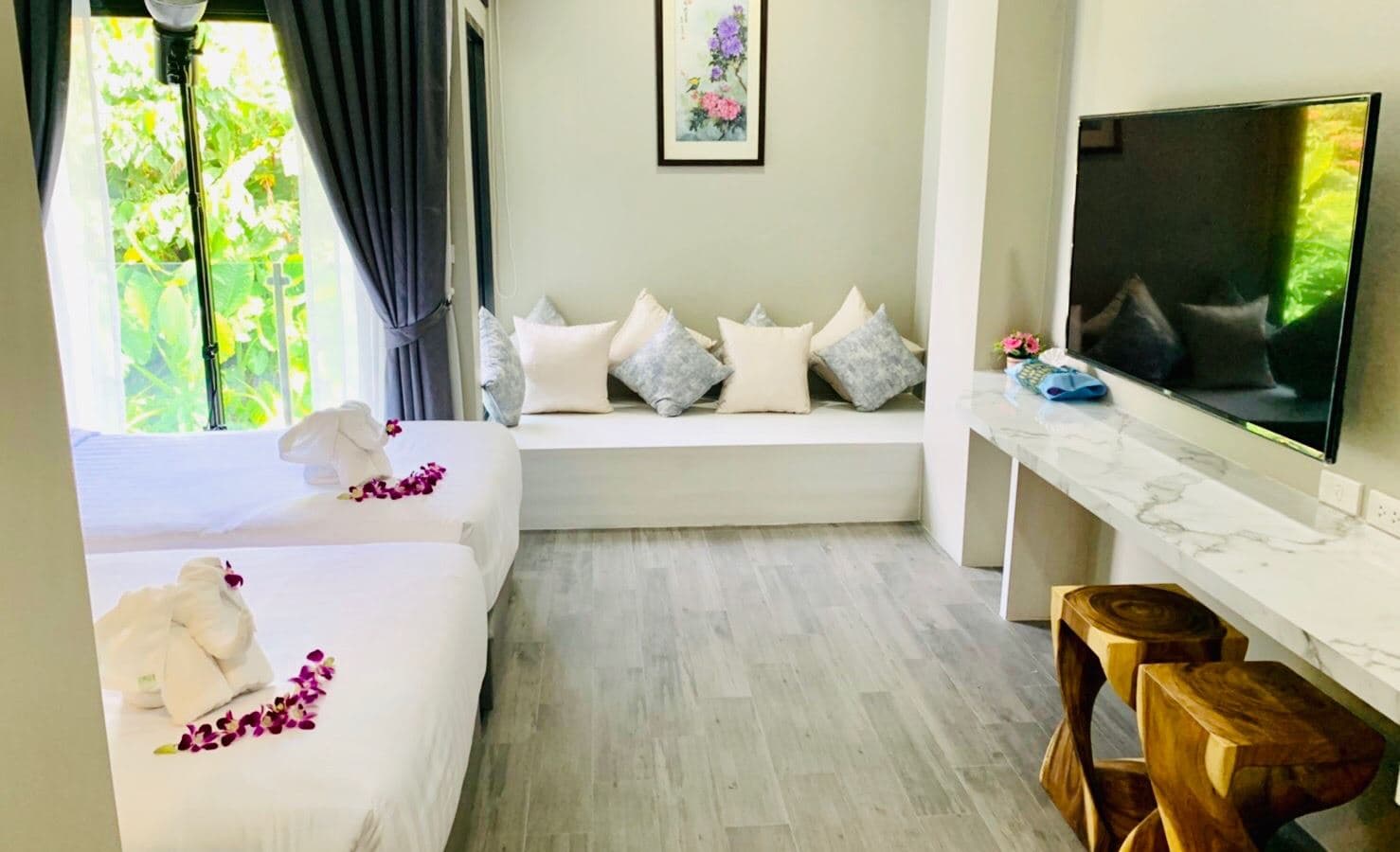 rooms-deluxe-room