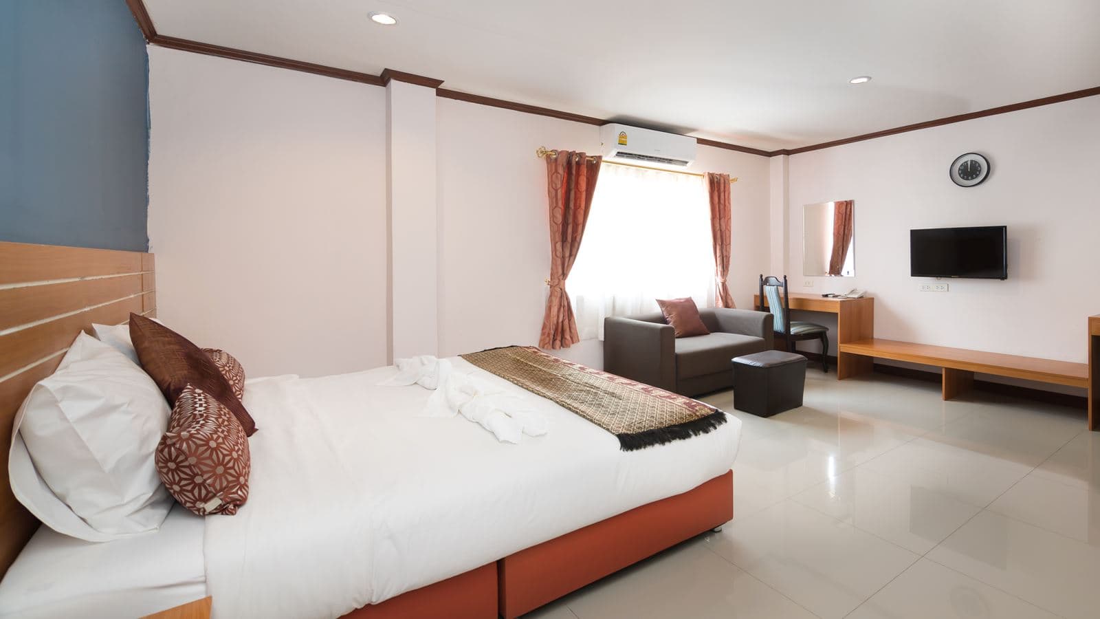 rooms-deluxe-room