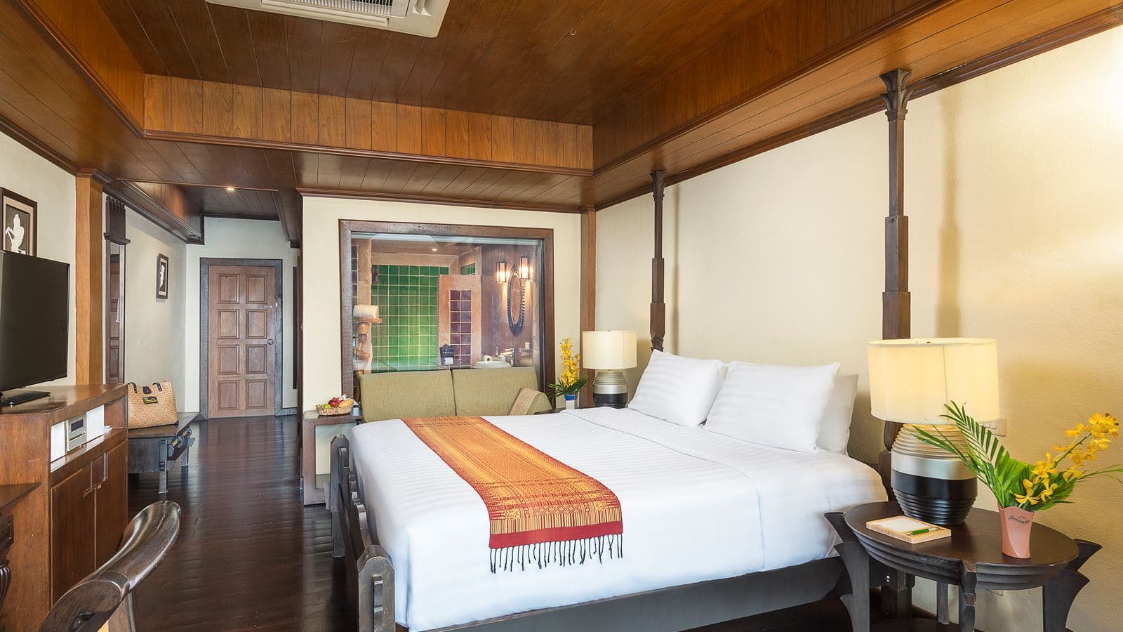 rooms-deluxe-hotel