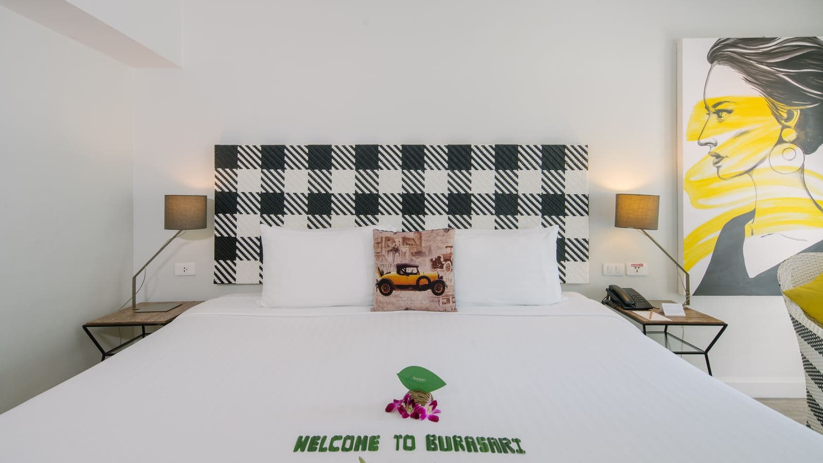 rooms-premier-pool-access
