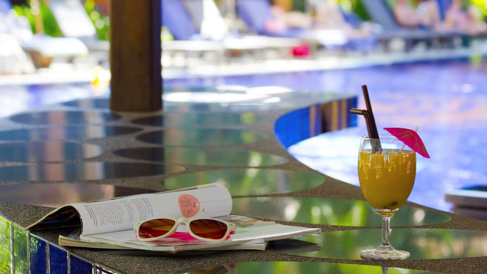 restaurants-pool-bar