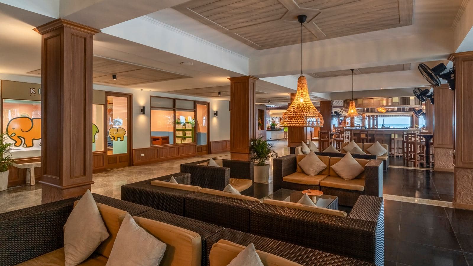 restaurants-lobby-bar