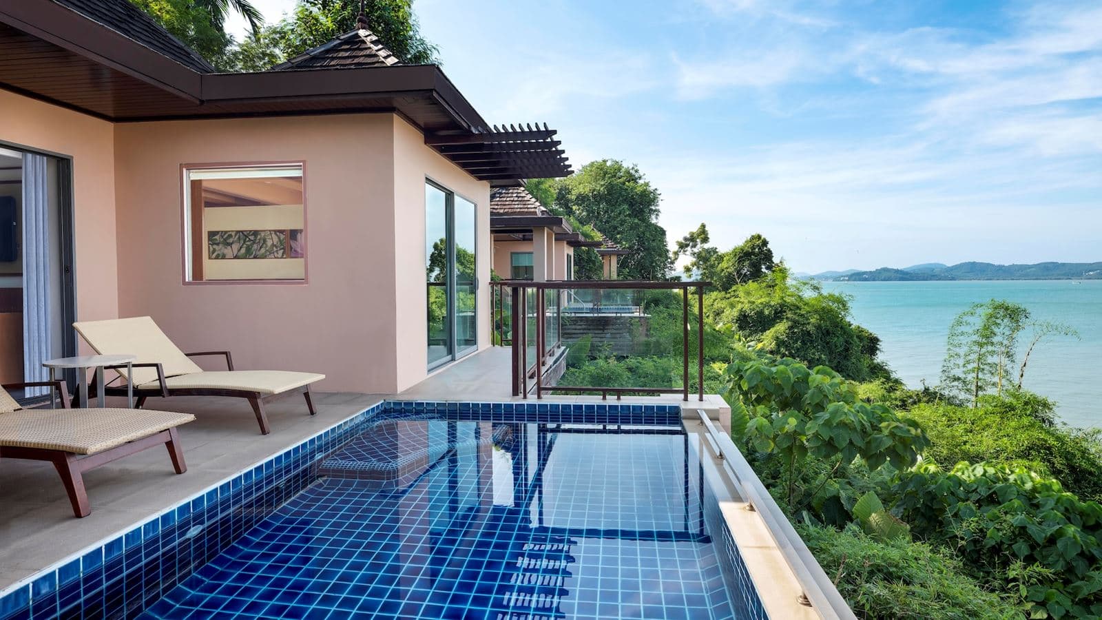 rooms-1-bedroom-sala-pool-villa-seaview
