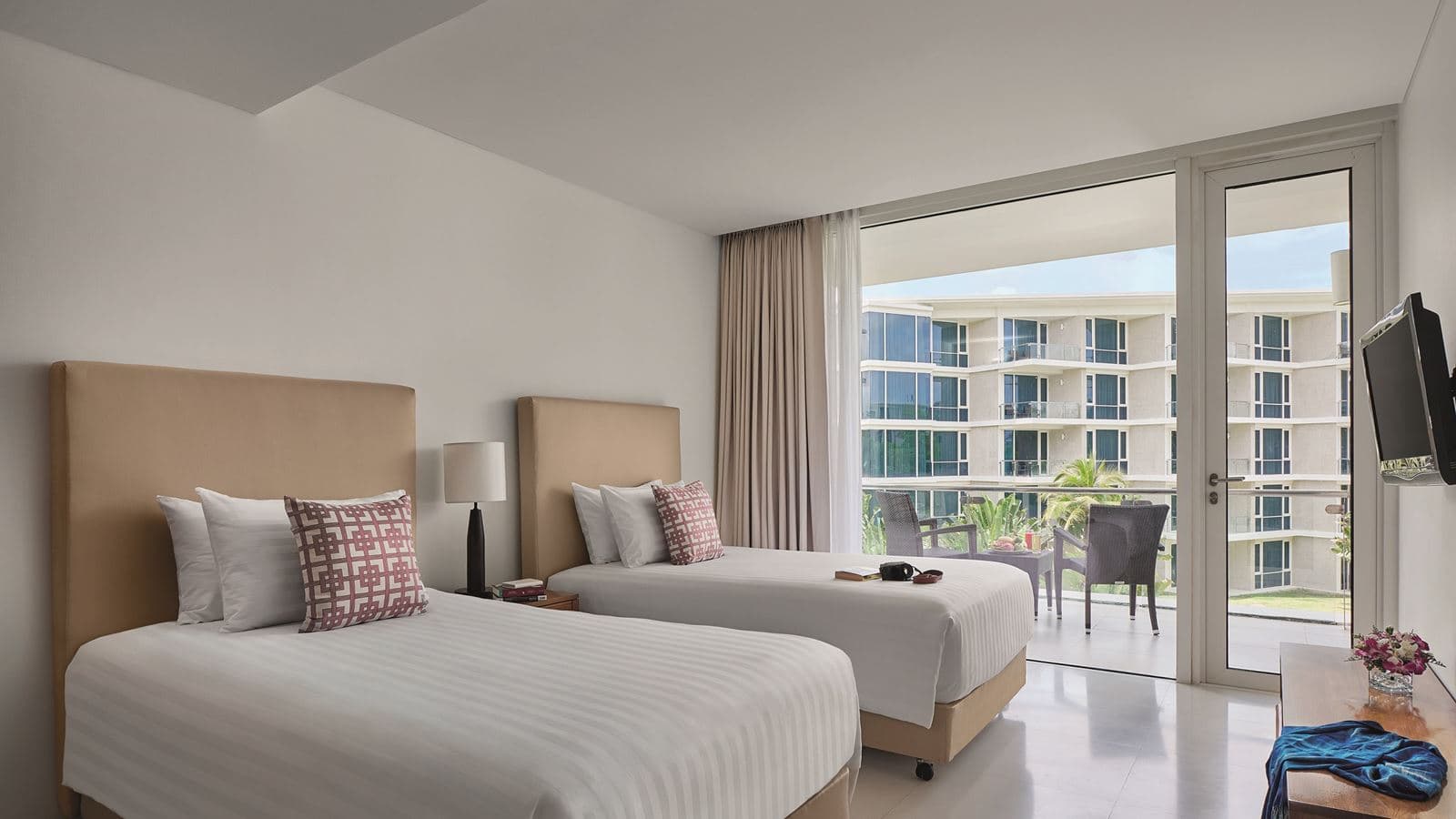 rooms-deluxe-room