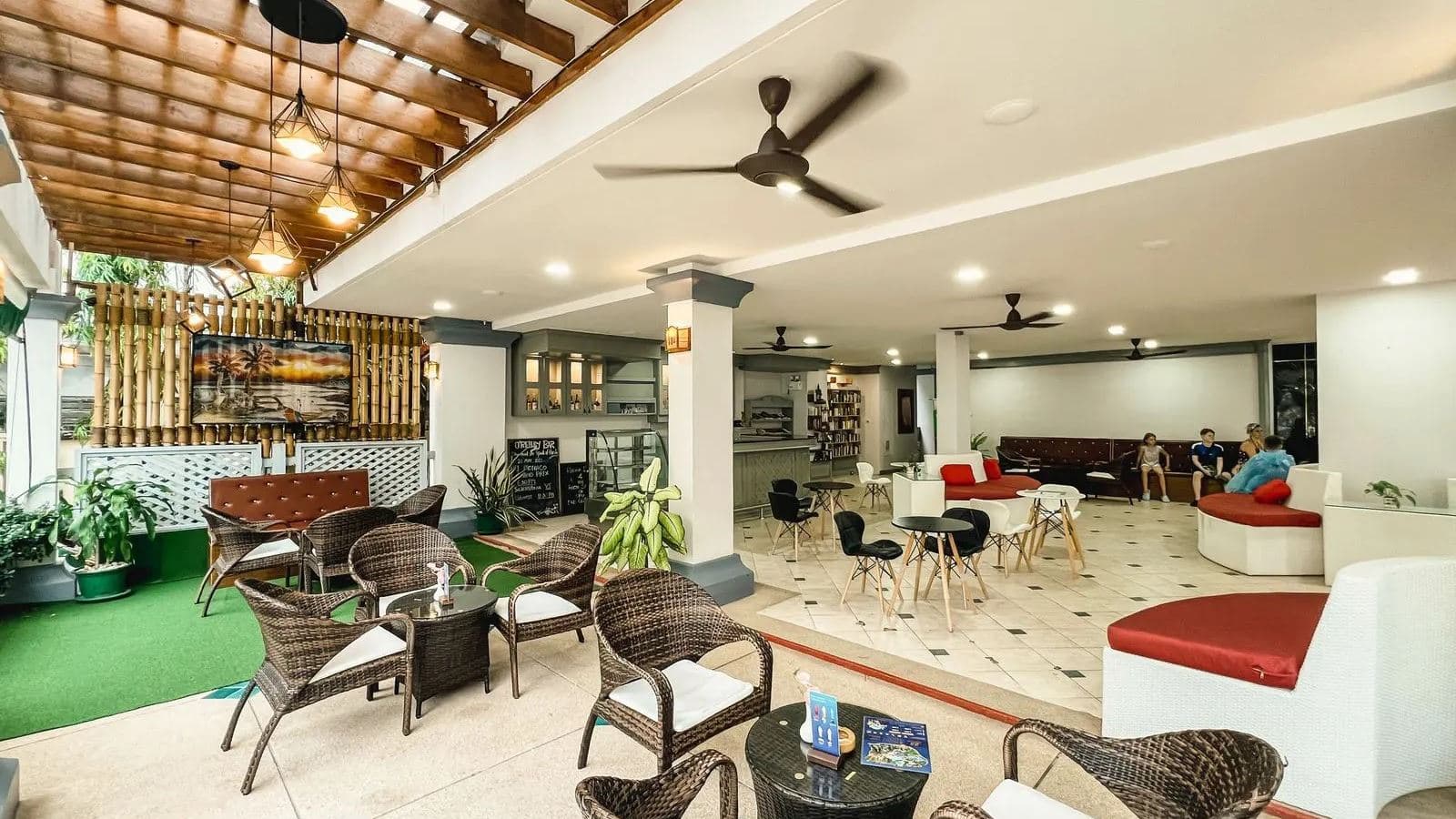 bars-lobby-bar