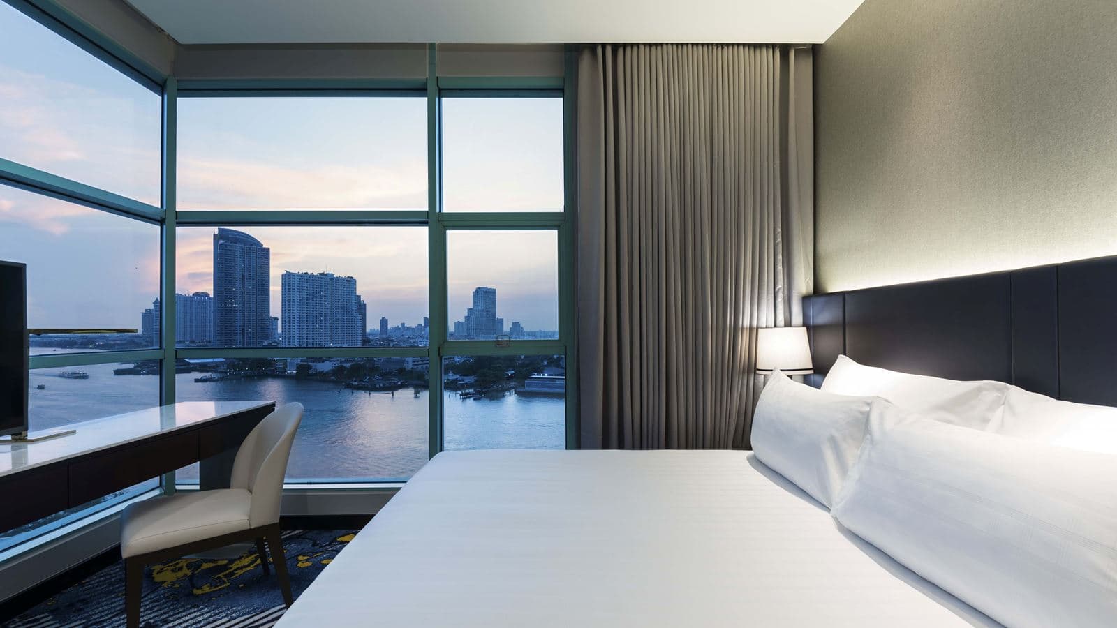 rooms-one-bedroom-river-view