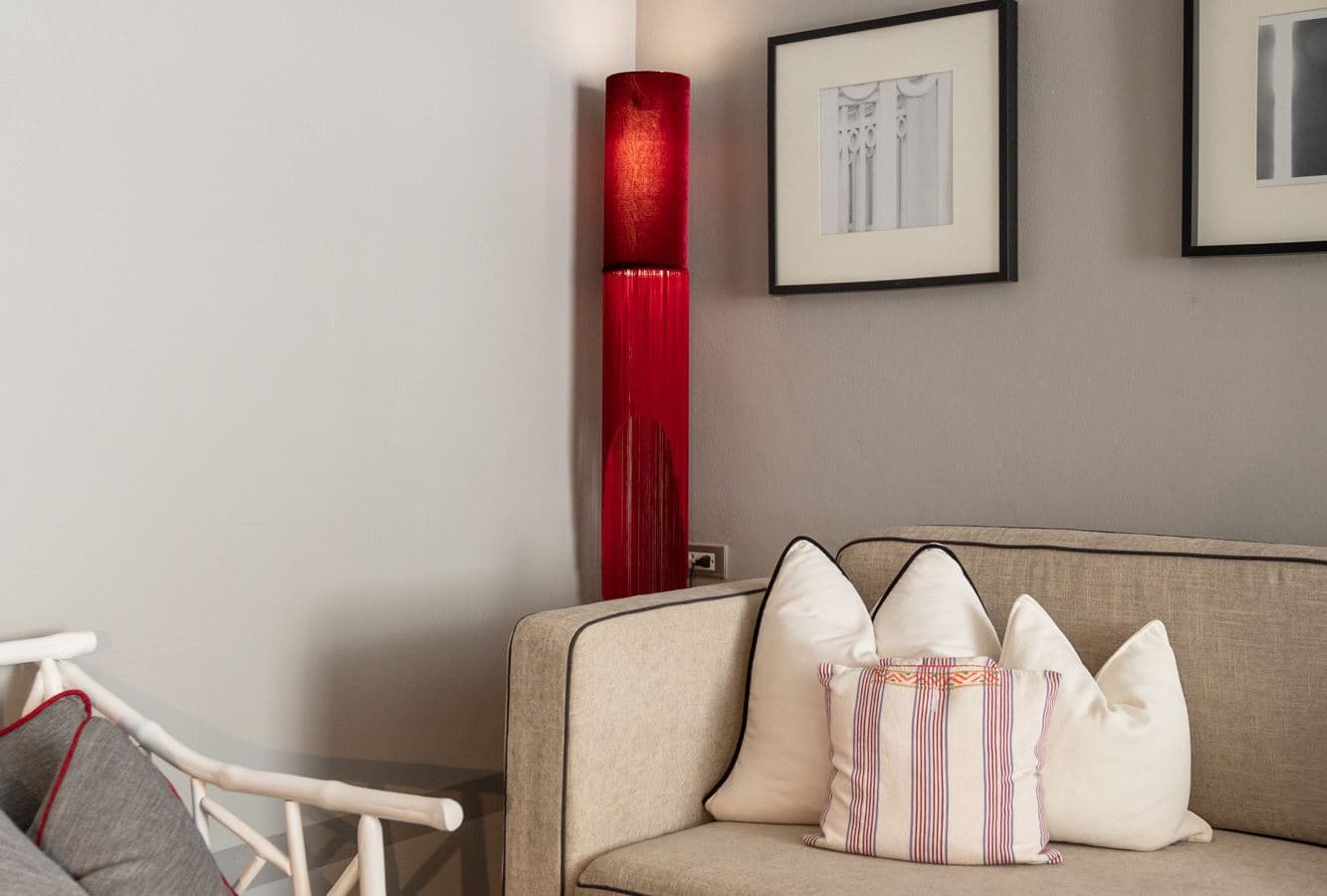 rooms-deluxe-suite