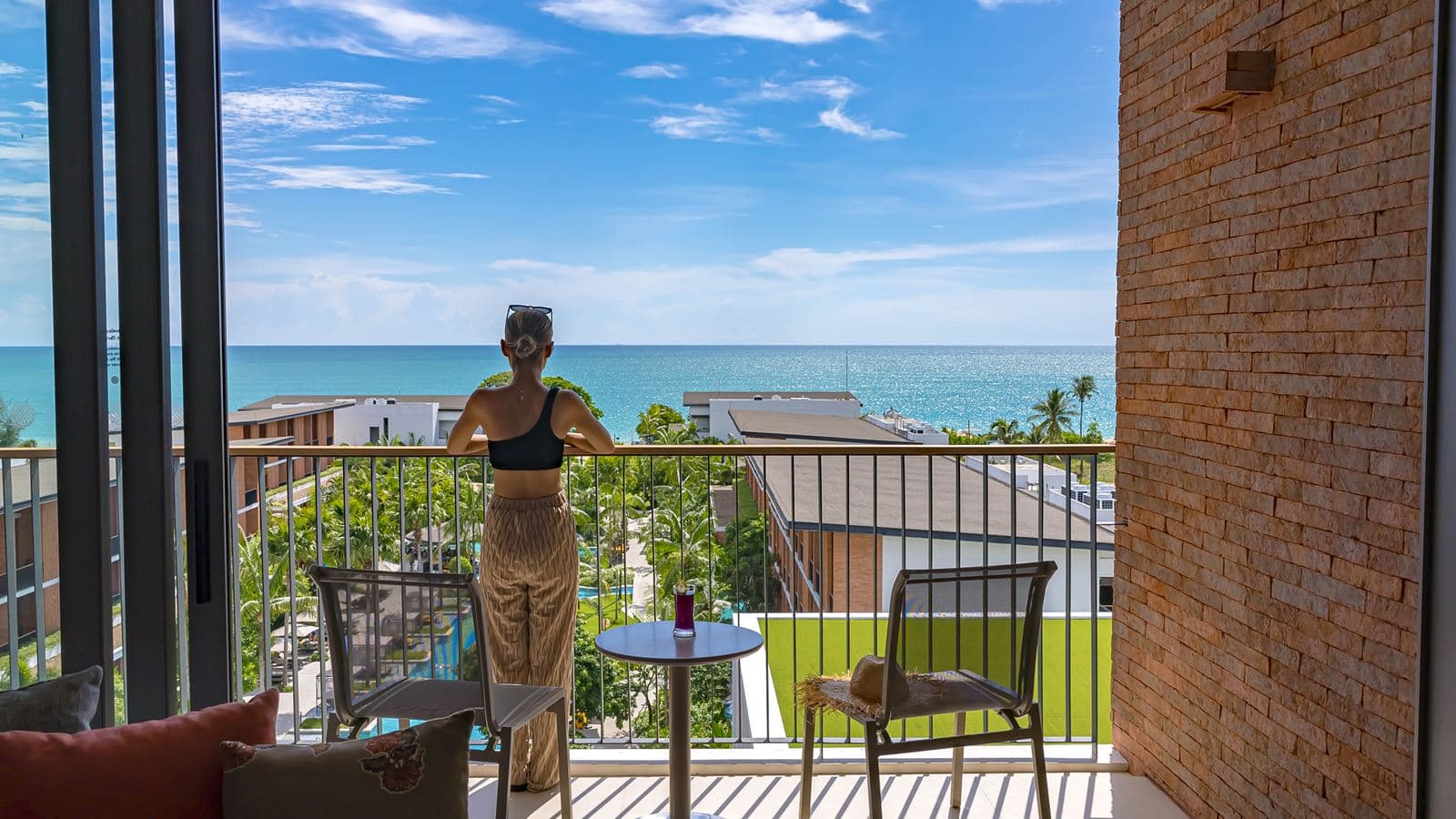 rooms-deluxe-sea-view