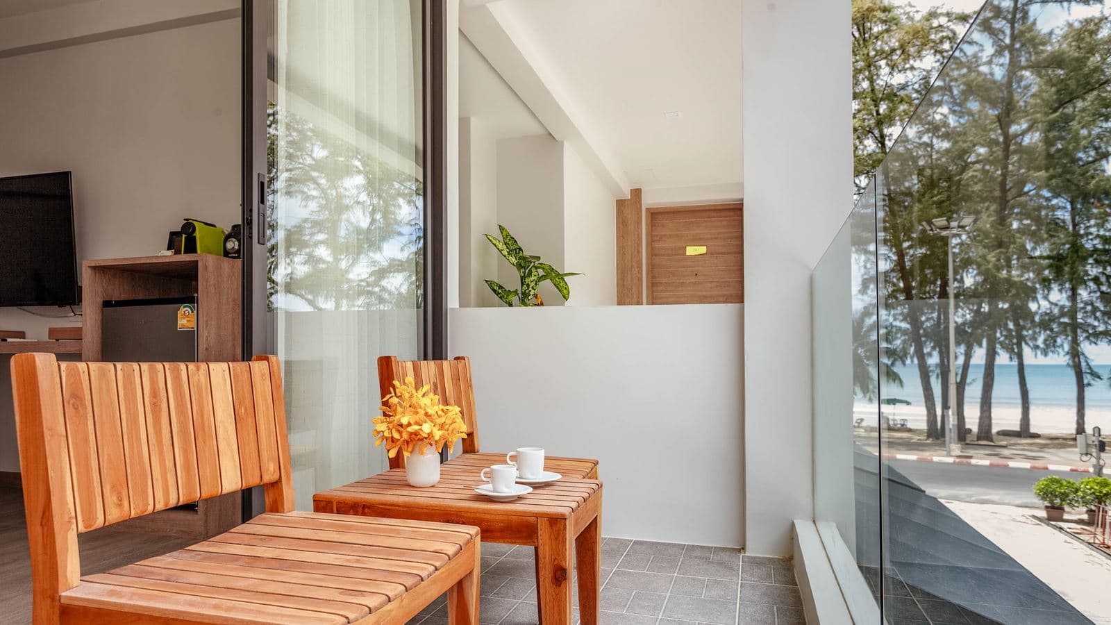 rooms-deluxe-room