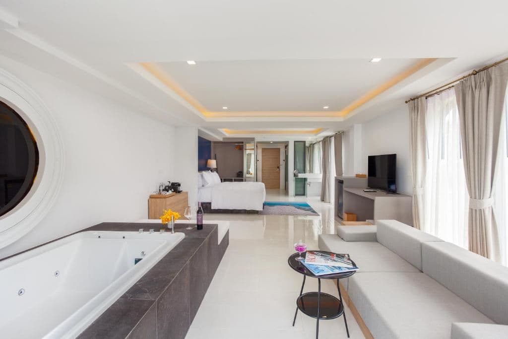 rooms-oceanfront-suite
