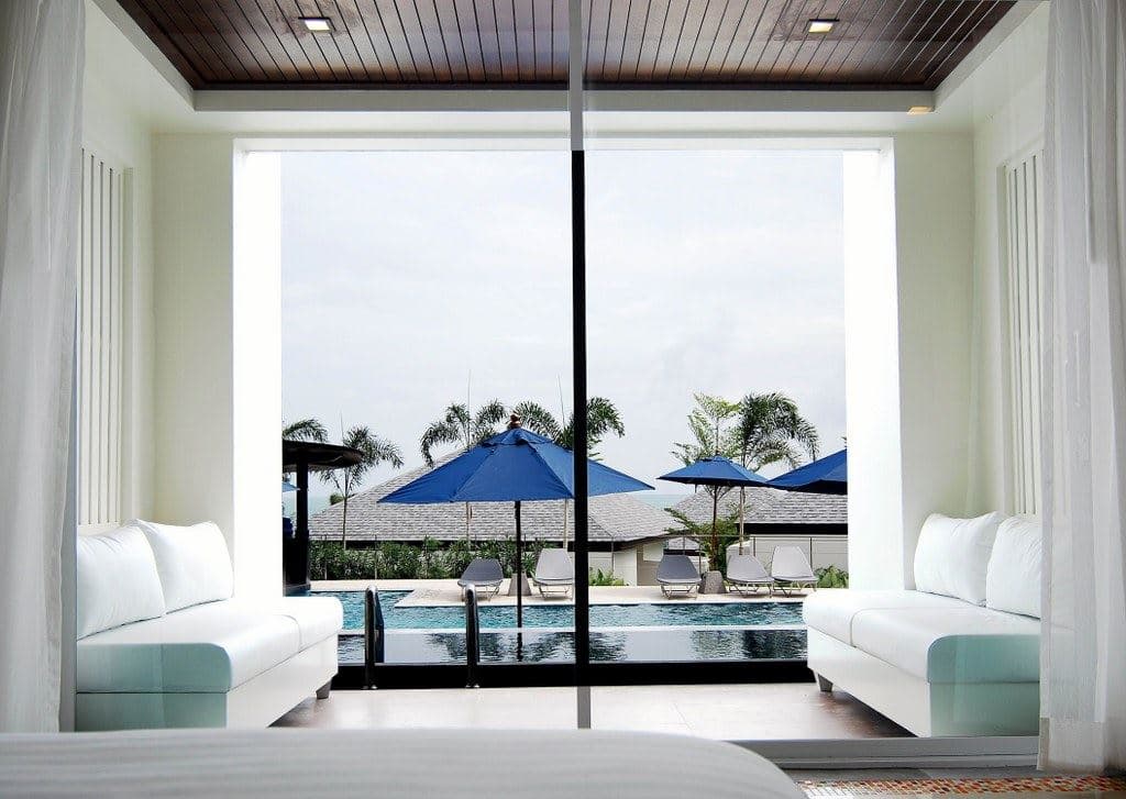 rooms-deluxe-pool-access-room
