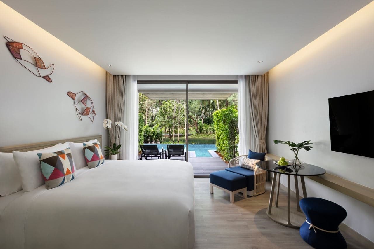 rooms-deluxe-pool-access