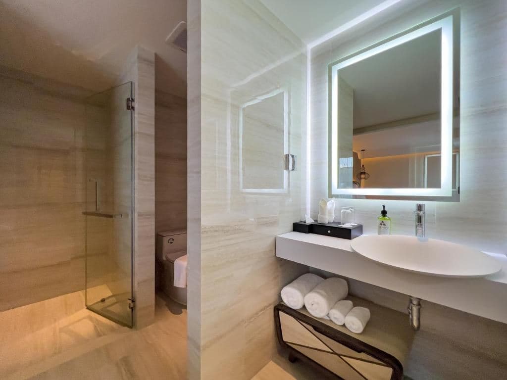 rooms-premier-king-bed-room