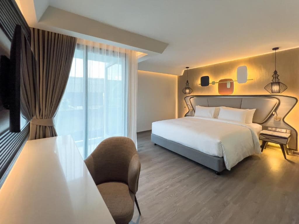 rooms-premier-king-bed-room-with-balcony