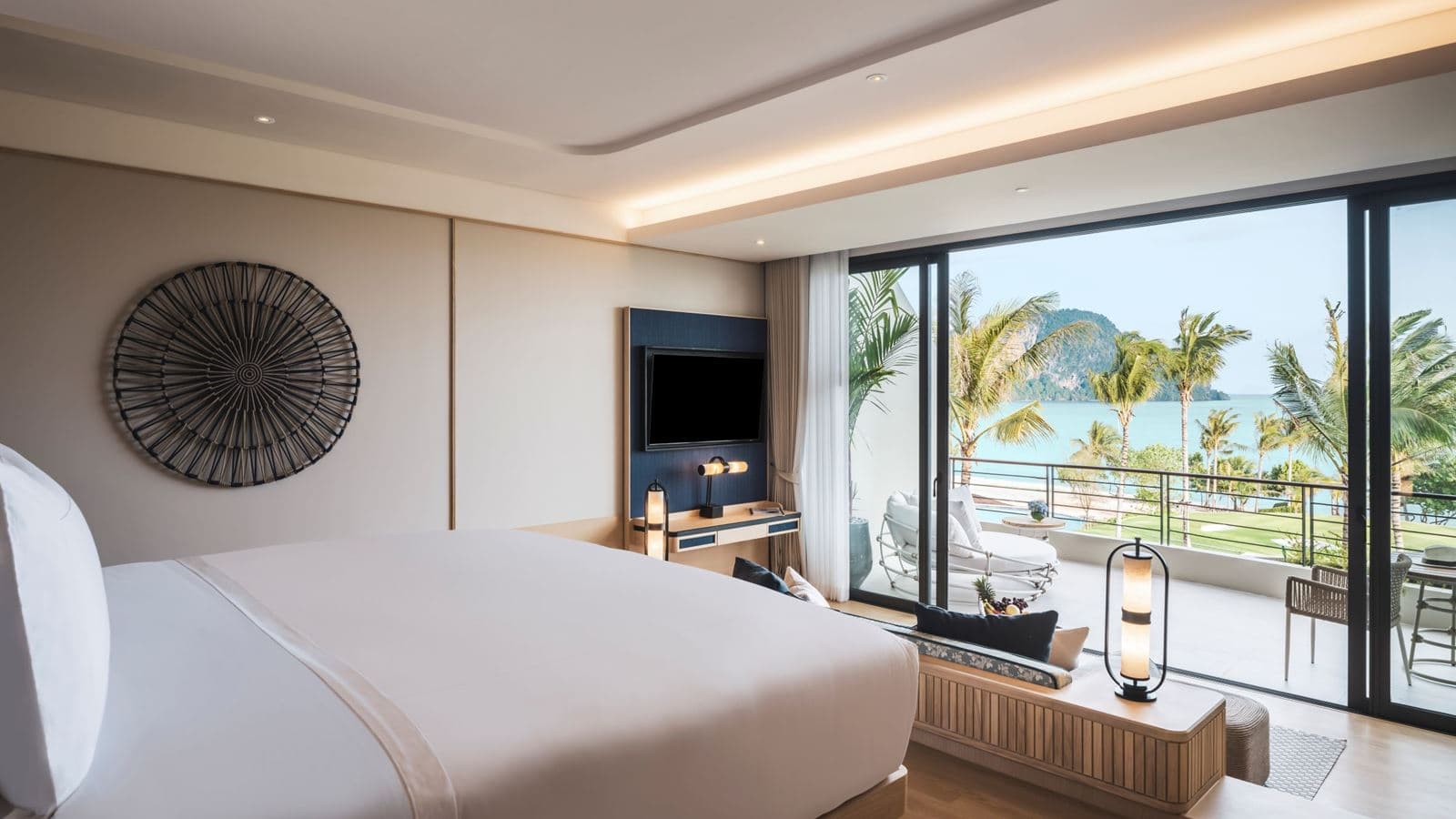 rooms-deluxe-sea-view-suite