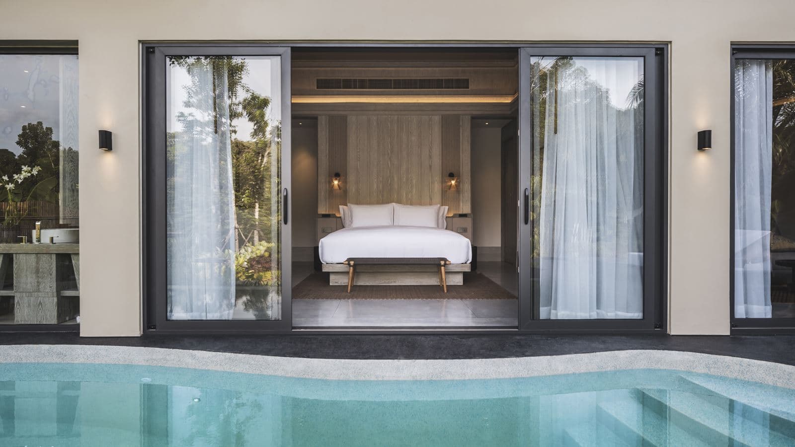 rooms-lagoon-pool-villa