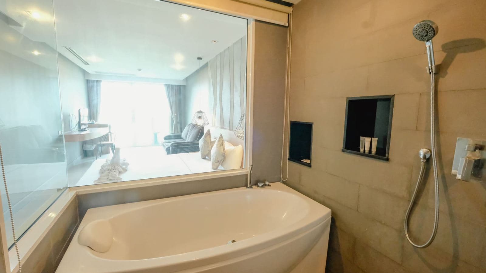 rooms-grand-deluxe