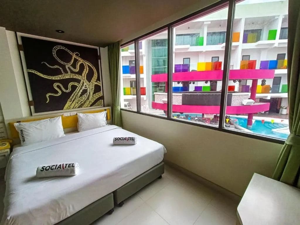 rooms-superior-pool-view