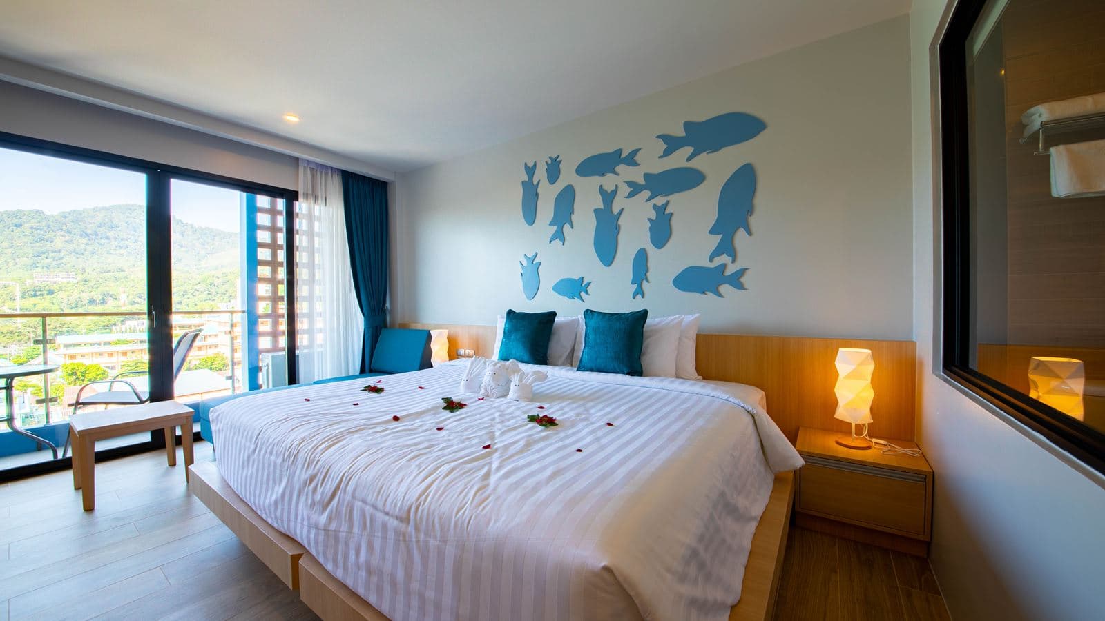 rooms-deluxe-room