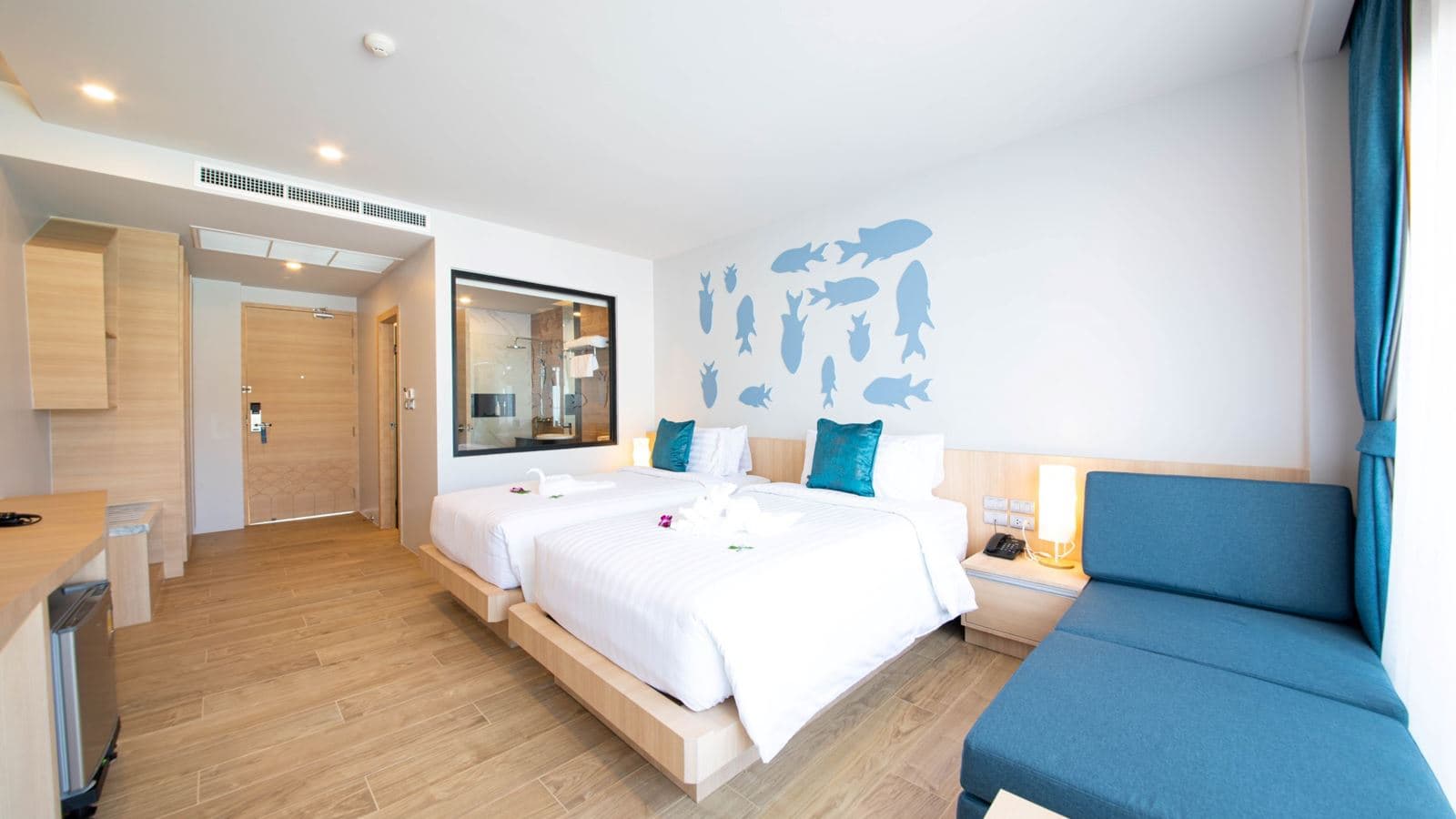 rooms-deluxe-room