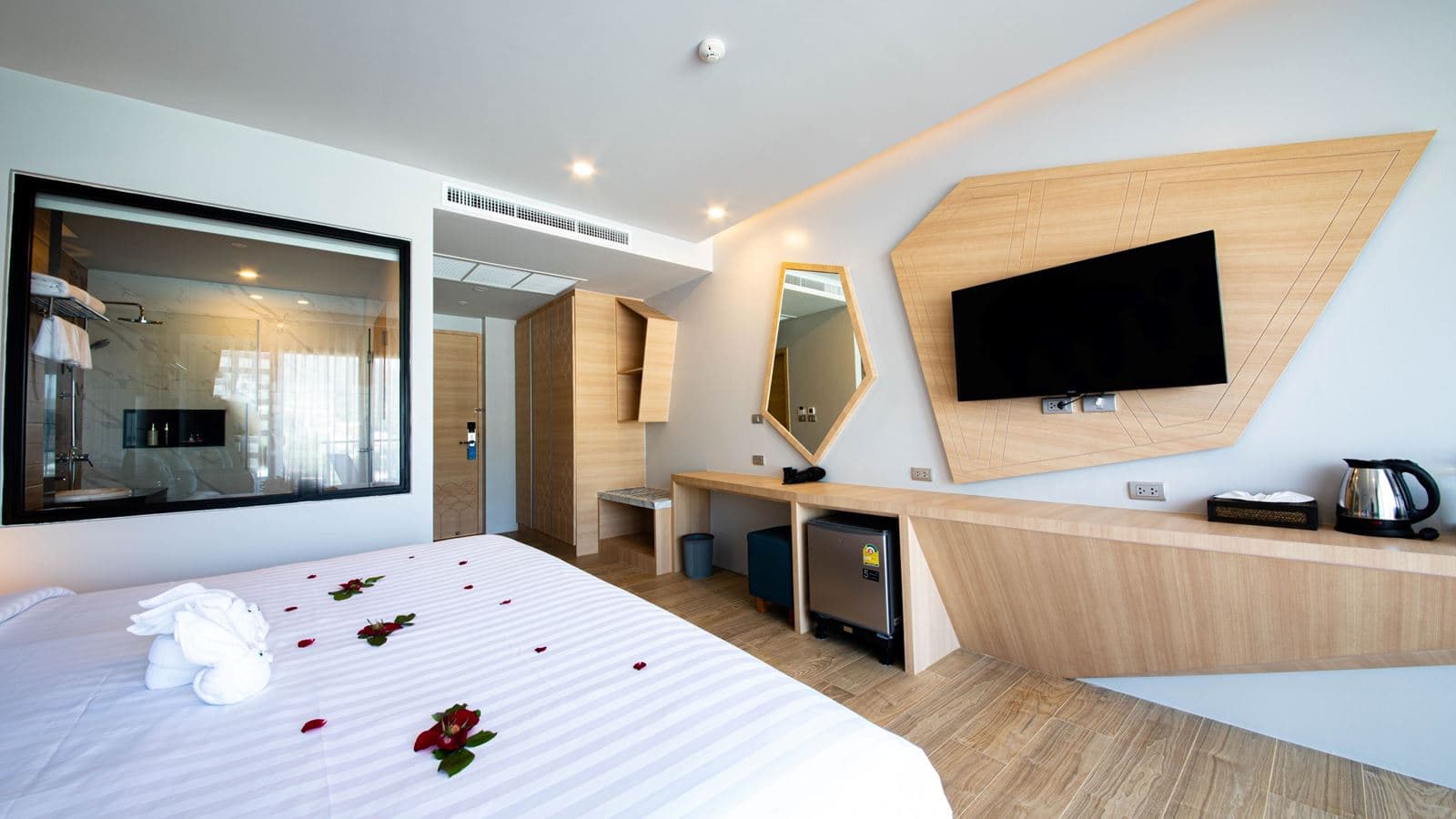 rooms-deluxe-room