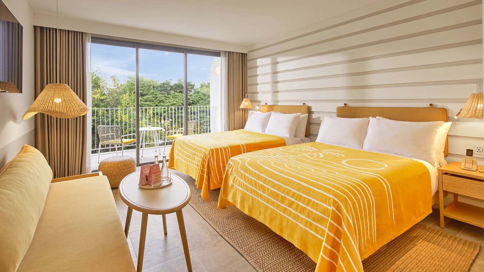 rooms-deluxe-room