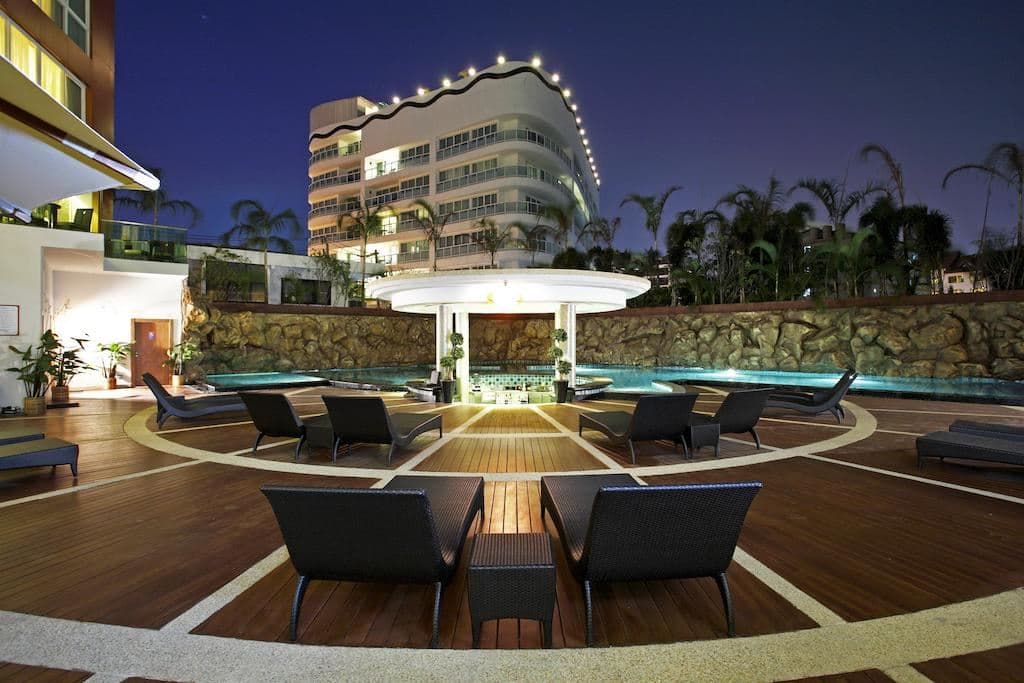 pools-outdoor-pool