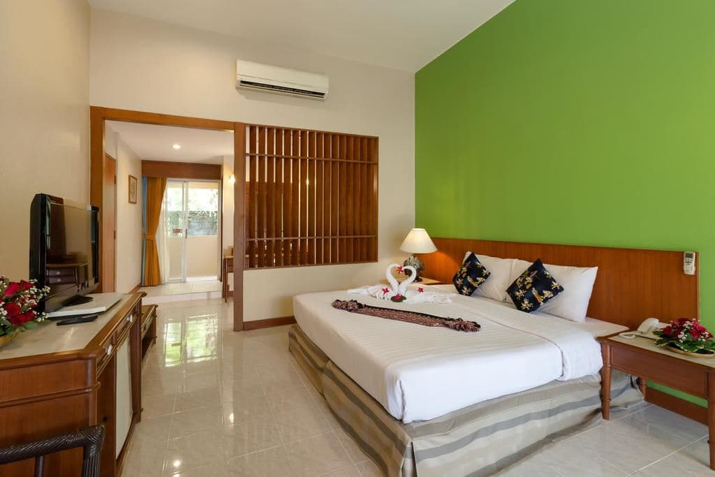 rooms-superior-room