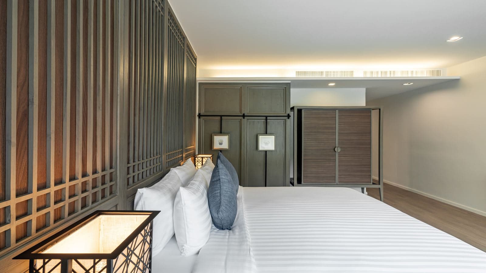 rooms-deluxe-room