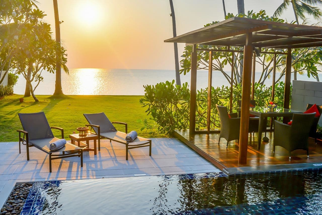 rooms-club-beachfront-pool-villa