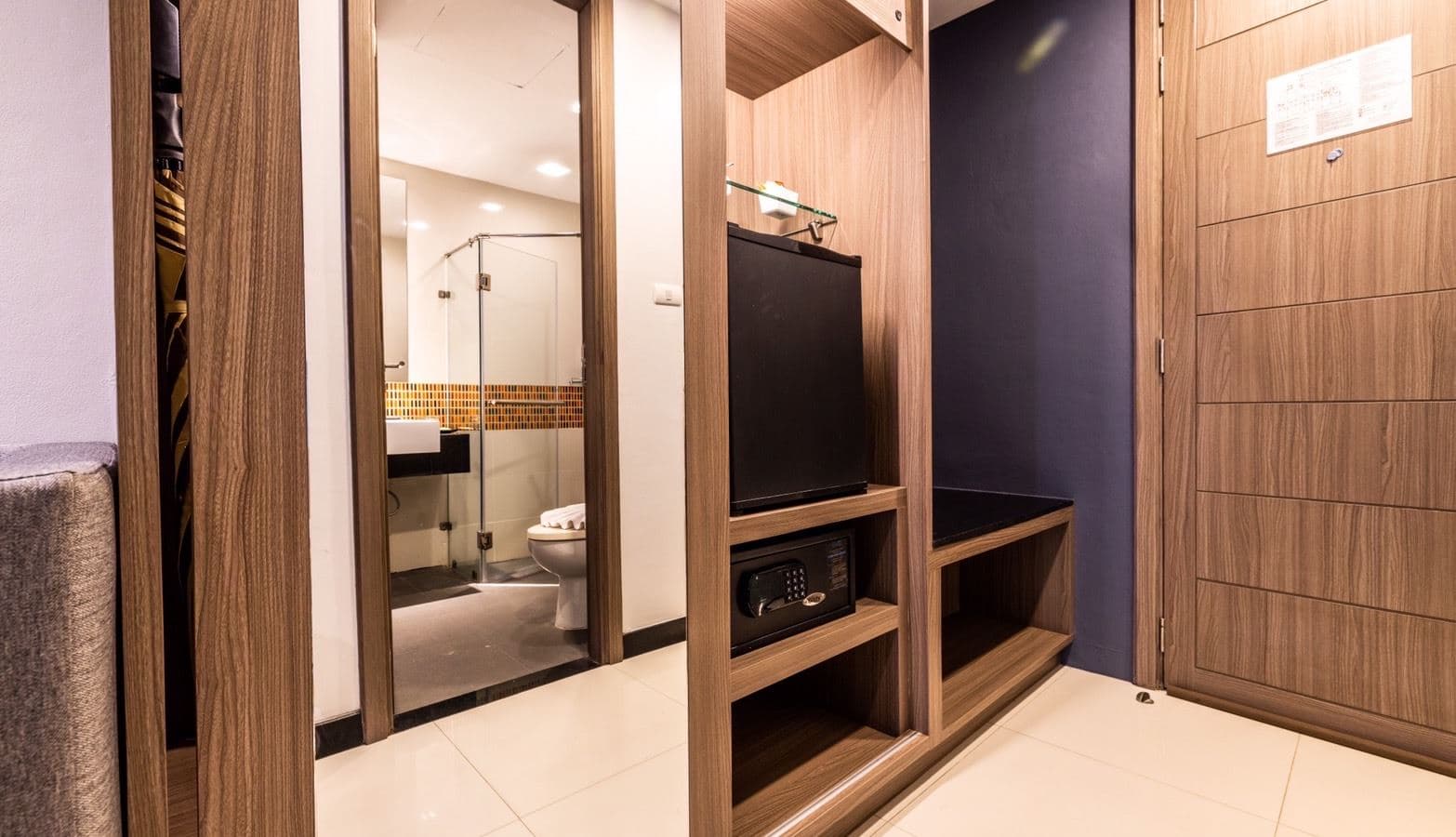 rooms-deluxe-room