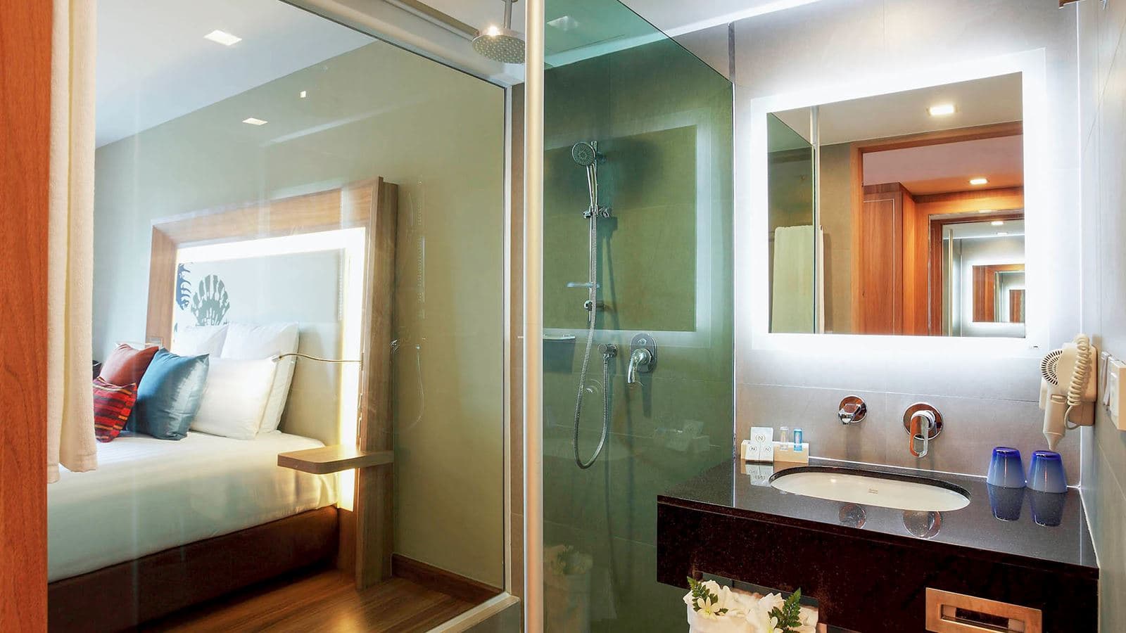 rooms-superior-room