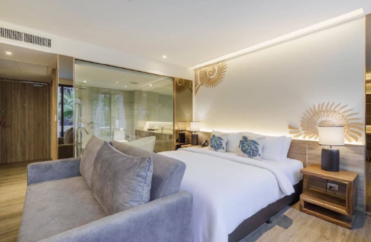 rooms-deluxe-pool-view-2-nd-child-share-bed
