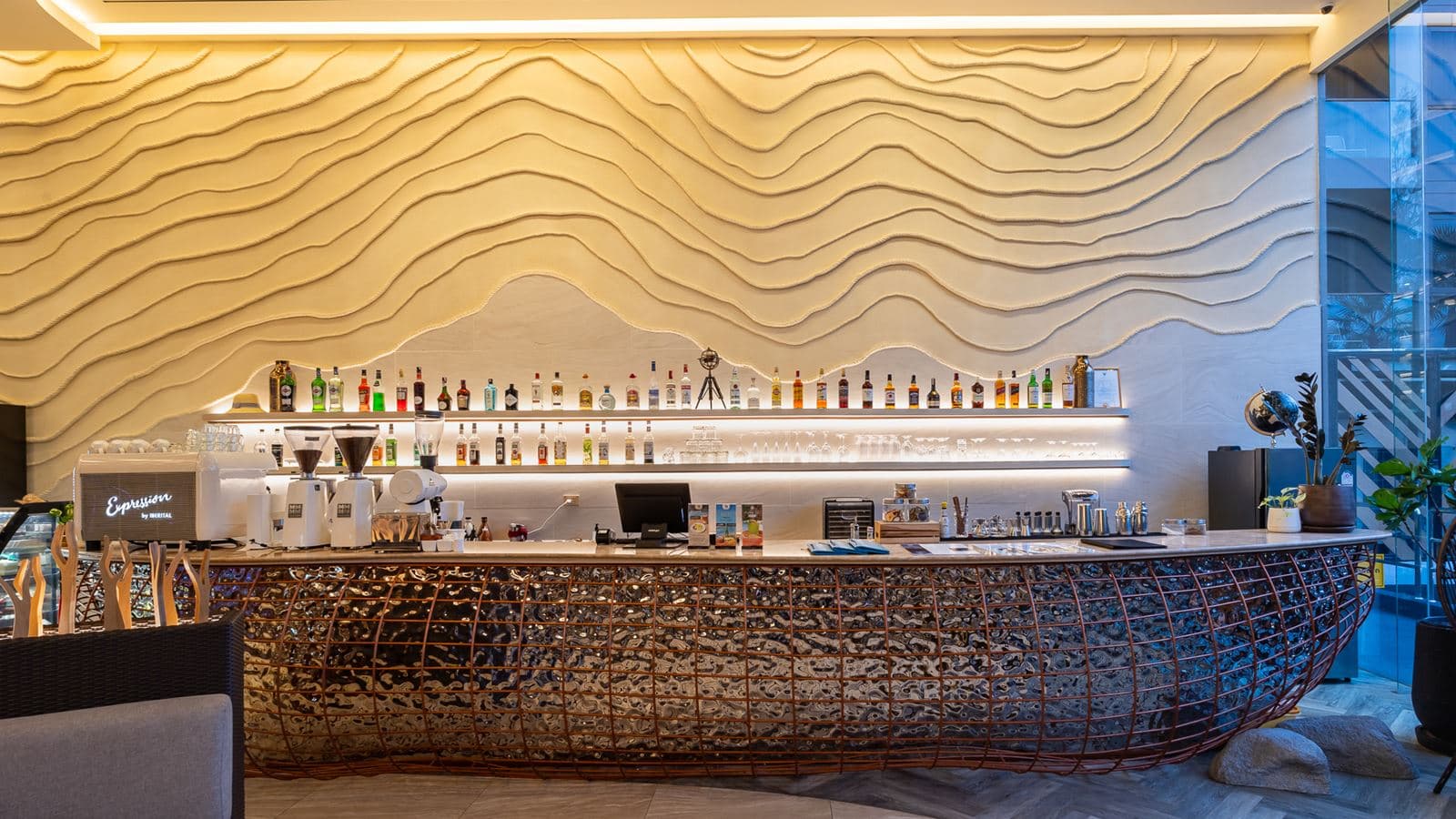 bars-subsea-cafe
